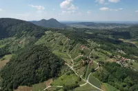 Relax With View – Panoramic Hideaway with Jacuzzi, Sauna & Absolute Calm Opcina Novi Marof 호텔