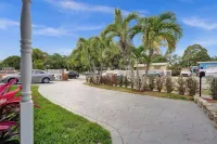 Charming 3-bedroom house with WiFi, AC in fantastic Miami