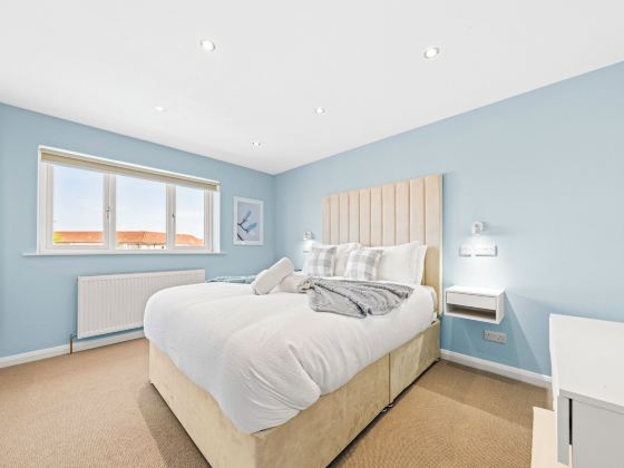 Bright & Modern 3-Bed House Next To Glasgow Airport