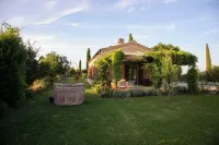 Bellagatta. The understated elegance of a home among the Sienese hills. Hotels in Buonconvento