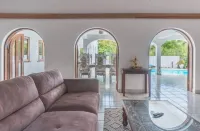 3 Bedrom Villa 50 meters 2 Beach