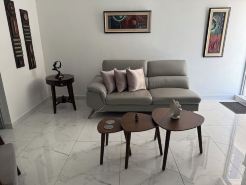 Luxury centric 1 bedroom apt - 5 min from the beach