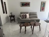 Luxury centric 1 bedroom apt - 5 min from the beach