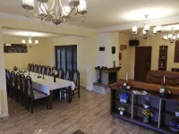 Popasul Montan - Piscina, Tenis & Vedere Munte Hotel a Avrig