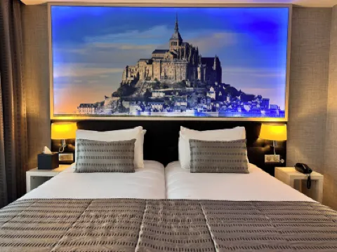 巴約中心邱吉爾飯店 住宿飯店