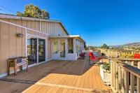 Retro House w/ Deck & Arroyo Grande View - Parking