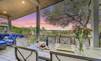 Upscale 5Br Home on Lake Travis with HotTub & Lake Views