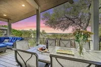 Upscale 5BR Home on Lake Travis with HotTub & Lake Views Hotels in Lakeway