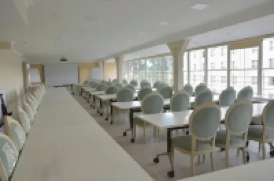 Bristol Central Park Hotel