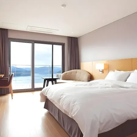 Asia Lakeside Hotel