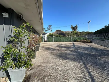 Peony  - Self-catering Studio unit