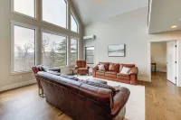Mountain-View Home in Stoneham w/ Hot Yoga Studio! - Wifi