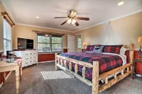 Hiawassee Cabin w/ Mtn Views < 1 Mi to Lake! - parking
