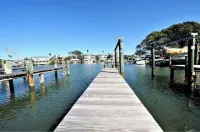 Madeira3 Waterfront & 2-3 minutes' Walktothe Beach Hotels near Madeira Beach