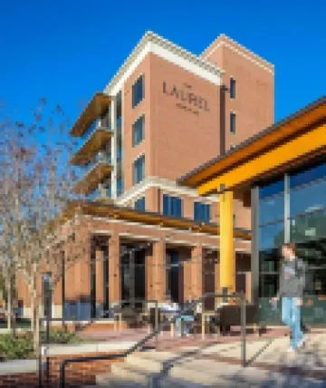 The Laurel Hotel and Spa Hotel di 