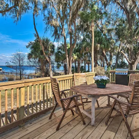 2 Living Rooms: Crescent City Home