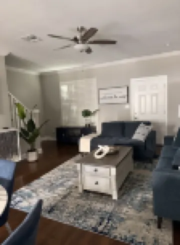 “The Blue Lagoon” a 3-bedroom townhome in charming Lake Charles with AC, WiFi