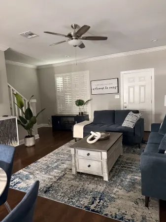 “The Blue Lagoon” a 3-bedroom townhome in charming Lake Charles with AC, WiFi