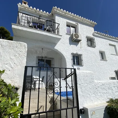 Townhouse in Nerja with Private Pool & Sea Views