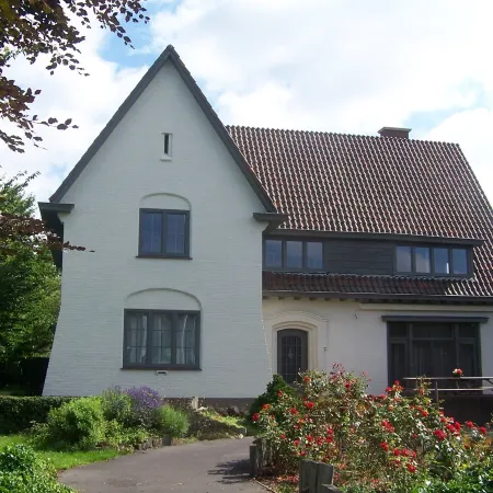 Country House in Poperinge near WWI Sites