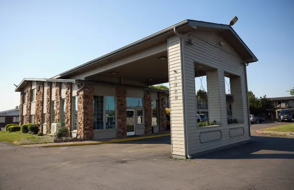 克拉馬斯福爾斯西馬隆牛津賓館