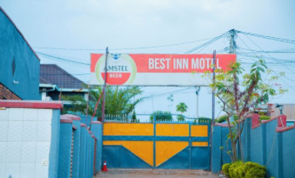 Best Inn Motel Musinguzi Frank