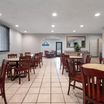 Days Inn by Wyndham College Park Airport Best Road