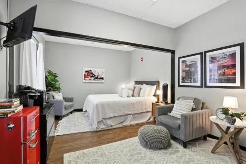 New Listing! The 483 Suite - Walk to Stadium!