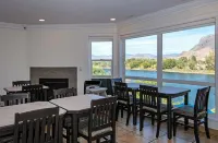 ريفرلاند إن آند سويتس فنادق في كاملوبس