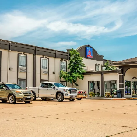 Studio 6 Claremore, OK
