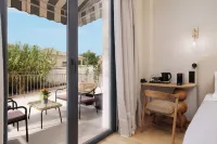 Avia Các khách sạn ở Kanali