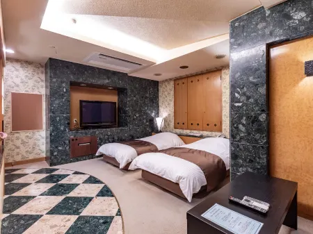 Tabist HOTEL SWEETWATER Отели рядом с достопримечательностью «Якури-дзи»