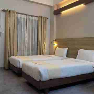 Hotel Gulmohar Grand Rooms