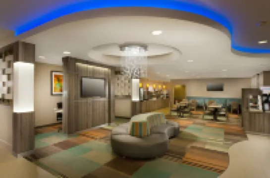 Holiday Inn Express & Suites DFW AIRPORT - GRAPEVINE by IHG
