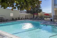Crowne Plaza Suites PITTSBURGH SOUTH by IHG - Yüzme Havuzu