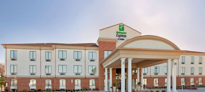 Holiday Inn Express & Suites ST CHARLES by IHG Hotels in St. Charles County