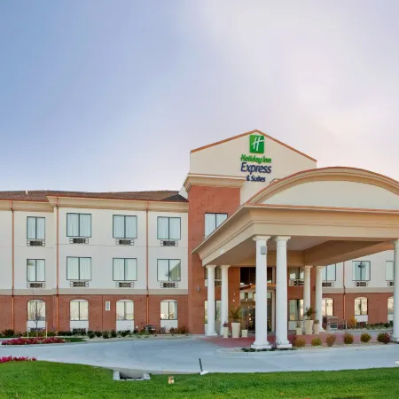 Holiday Inn Express & Suites ST CHARLES by IHG