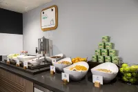 Holiday Inn Express EDINBURGH AIRPORT by IHG - sarapan