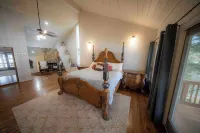 The Estate: 4-Br, 6000 SF