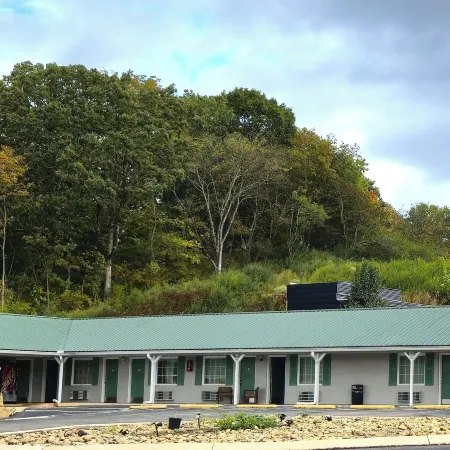 Holiday Motel by Belvilla Cleveland, TN