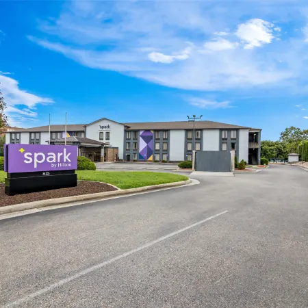 Spark by Hilton Roanoke Civic Center
