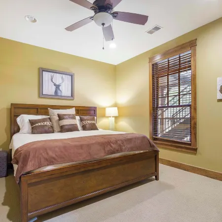 Taneycomo Retreat - Lakefront Condo