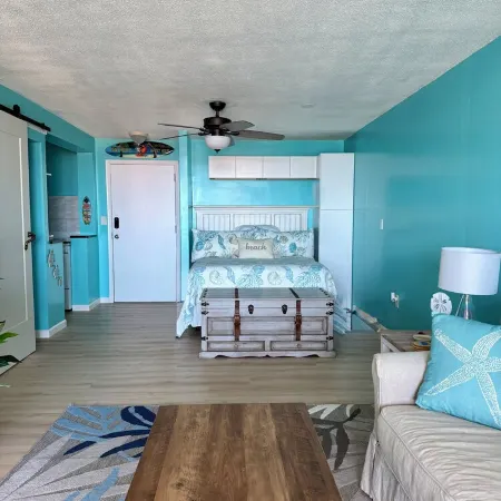 Stylish Renovated Getaway with Stunning Views - Siren's Song at Sapphire Village