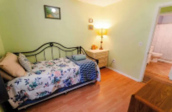 Blue Heron Cottage with Game Room, Deck and Hot Tub!