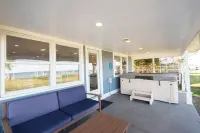 Private Riverfront Home with Hot Tub, Kayaks, Paddleboards and Riverside Firepit Hotels in Grasonville