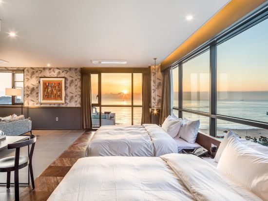 Brown Dot Hotel  songjeong