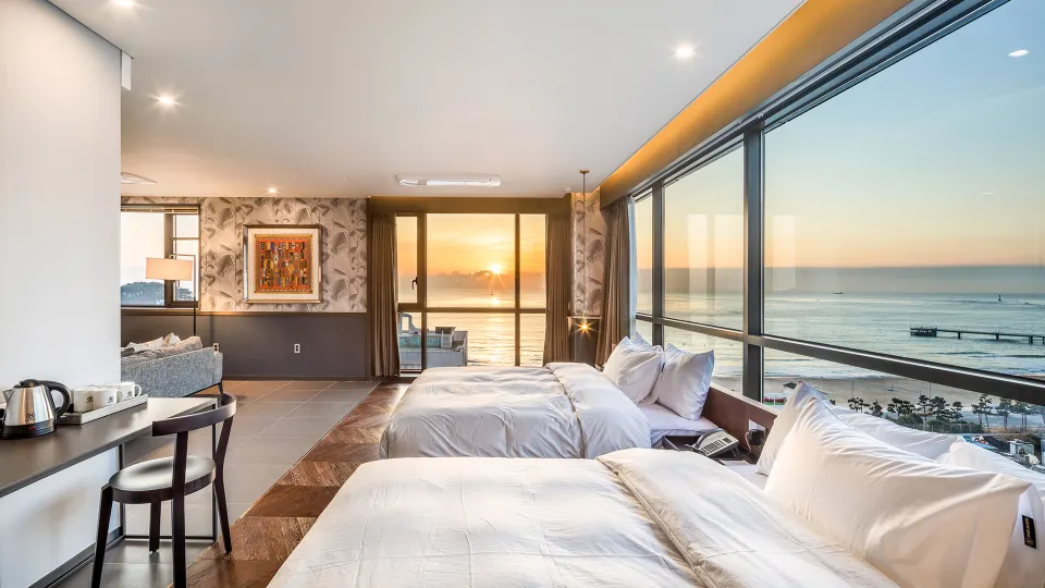 Brown Dot Hotel  songjeong