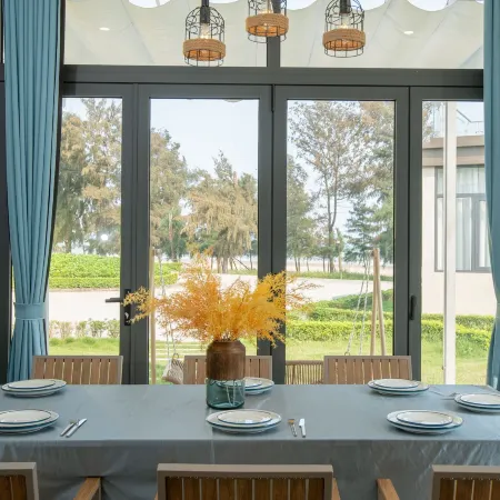 Solar LuxStay Villa - Long Beach