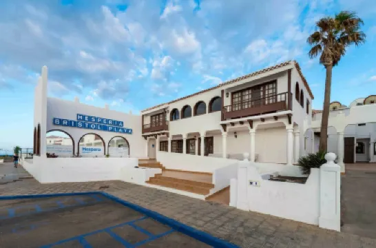 布里斯託爾普拉亞霍斯波利亞酒店 鄰近Playa Corralejo的酒店