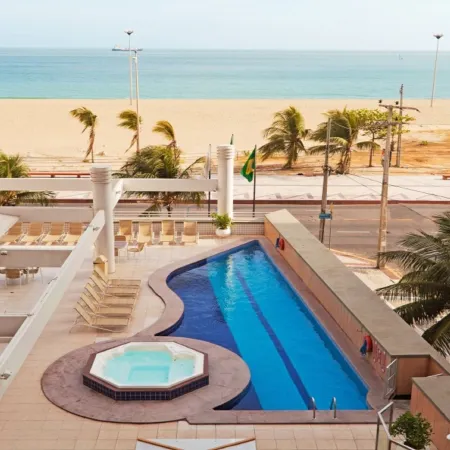 Holiday Inn FORTALEZA by IHG Отели рядом с достопримечательностью «Пляж Ирасема»